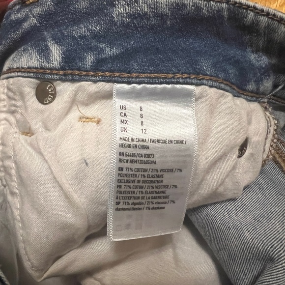 Crochet Medium Destroy Wash Denim American Eagle Shorts - Picture 2 of 8